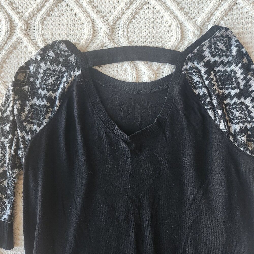 Maurices Black Geometric 3/4 Sleeve Top Size L/XL - Picture 4 of 4